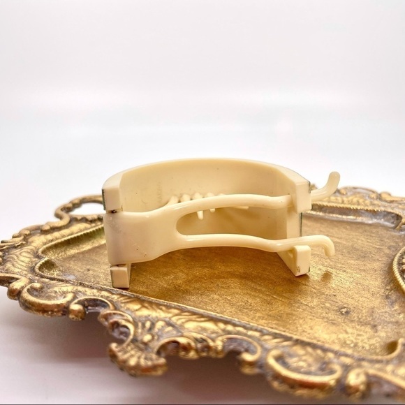 Vintage Floral Hair Clip - Picture 4 of 4